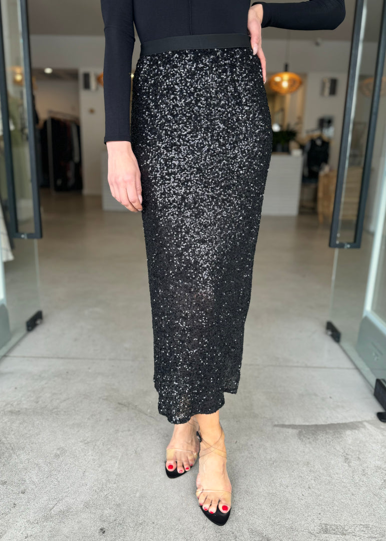 DAZZLE SKIRT BLACK SEQUIN