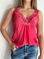 Load image into Gallery viewer, LACE CAMI - STRAWBERRY
