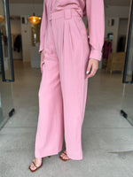 Load image into Gallery viewer, PETRA TAILORED PANT - PEONY
