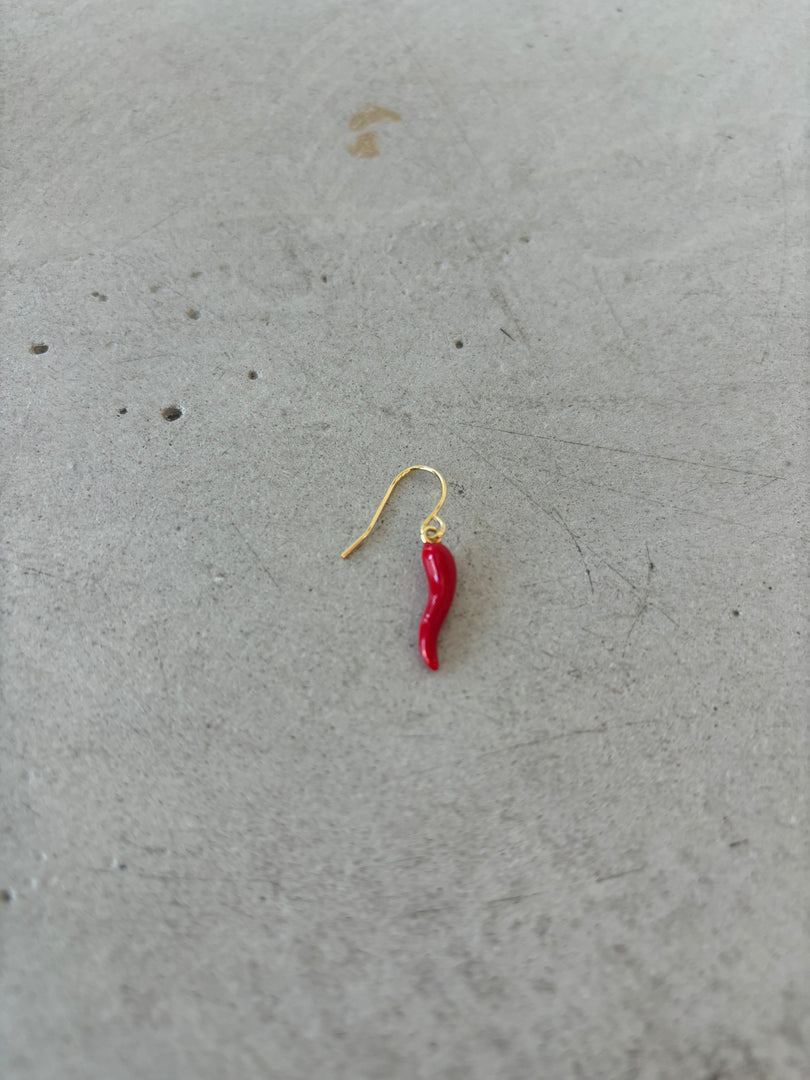 DANGLE EARRING RED CORNO