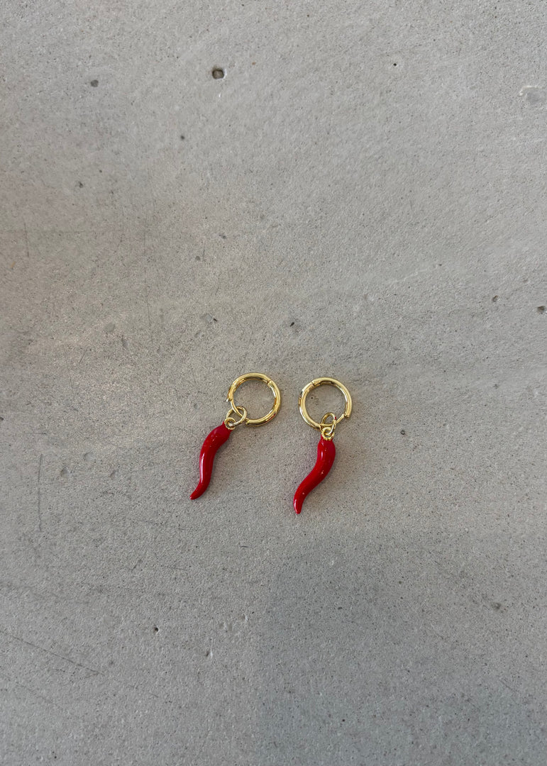 HUGGIE CORNO EARRING - RED