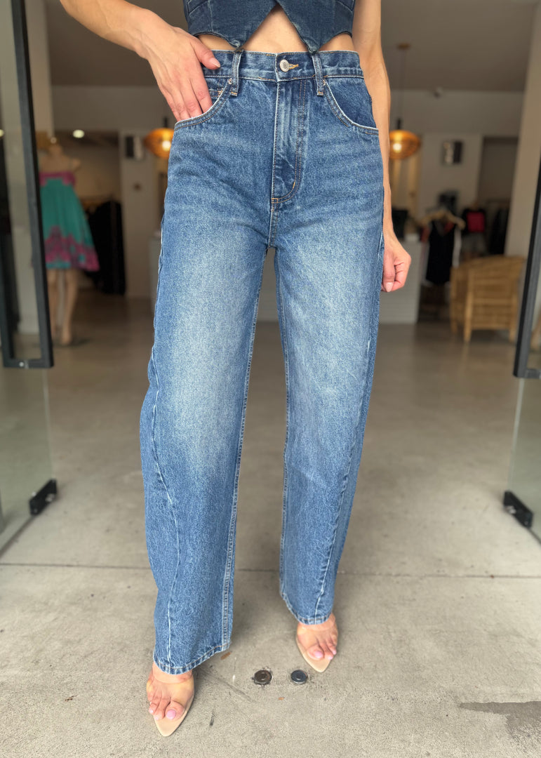 BROOKLYN BARREL LEG JEAN