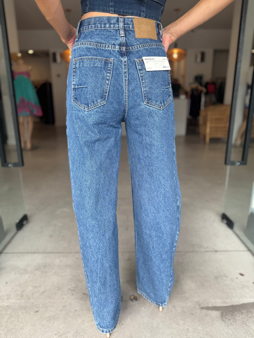 BROOKLYN BARREL LEG JEAN