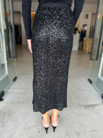 Load image into Gallery viewer, DAZZLE SKIRT BLACK SEQUIN
