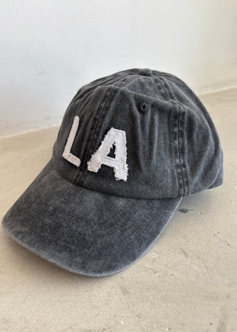 LA TRUCKER HAT BLACK SNOW