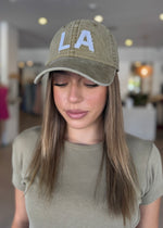 Load image into Gallery viewer, LA TRUCKER HAT CAMEL SNOW
