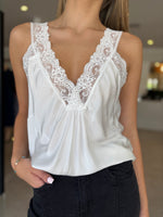 Load image into Gallery viewer, LACE CAMI - PANNA
