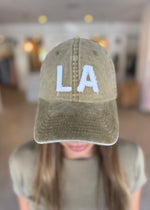 Load image into Gallery viewer, LA TRUCKER HAT CAMEL SNOW
