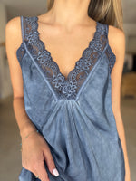 Load image into Gallery viewer, LACE CAMI - NAVY
