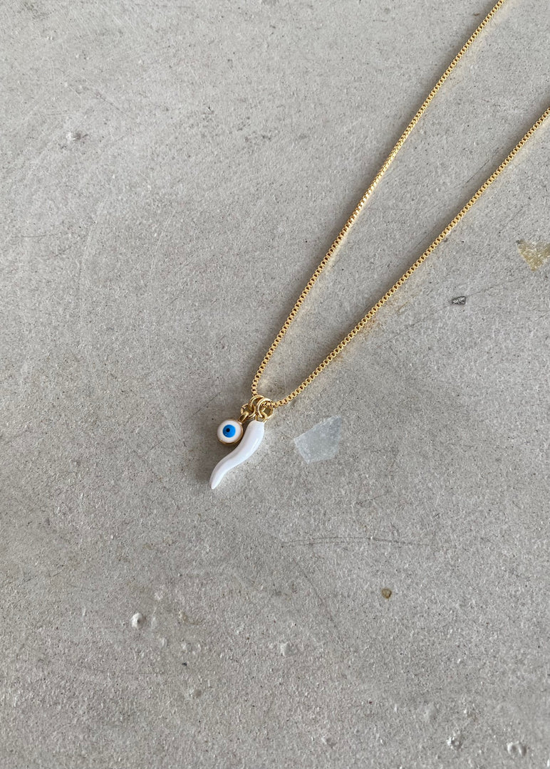 WHITE CORNO EYE NECKLACE