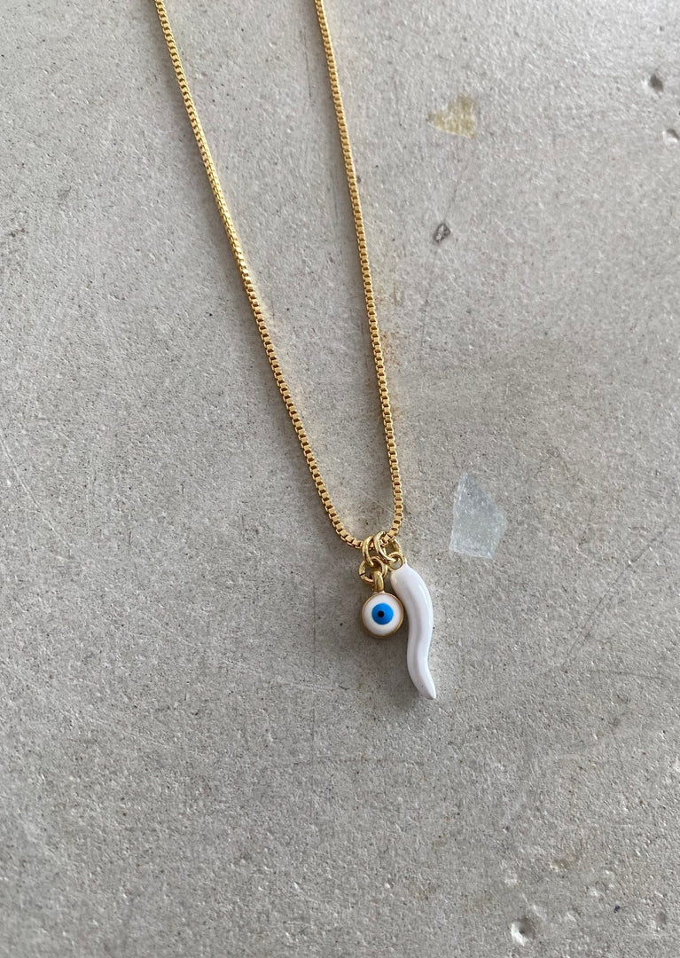 WHITE CORNO EYE NECKLACE